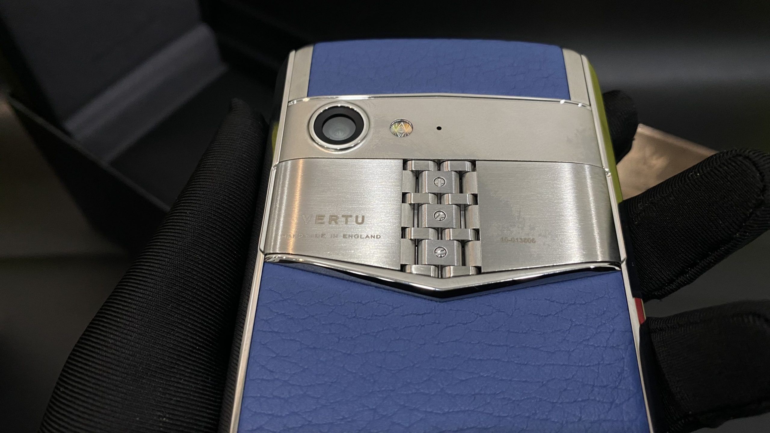 Kỳ Lân Luxury vertu aster p navy blue 11 scaled Vertu Aster P Silver Navy Blue