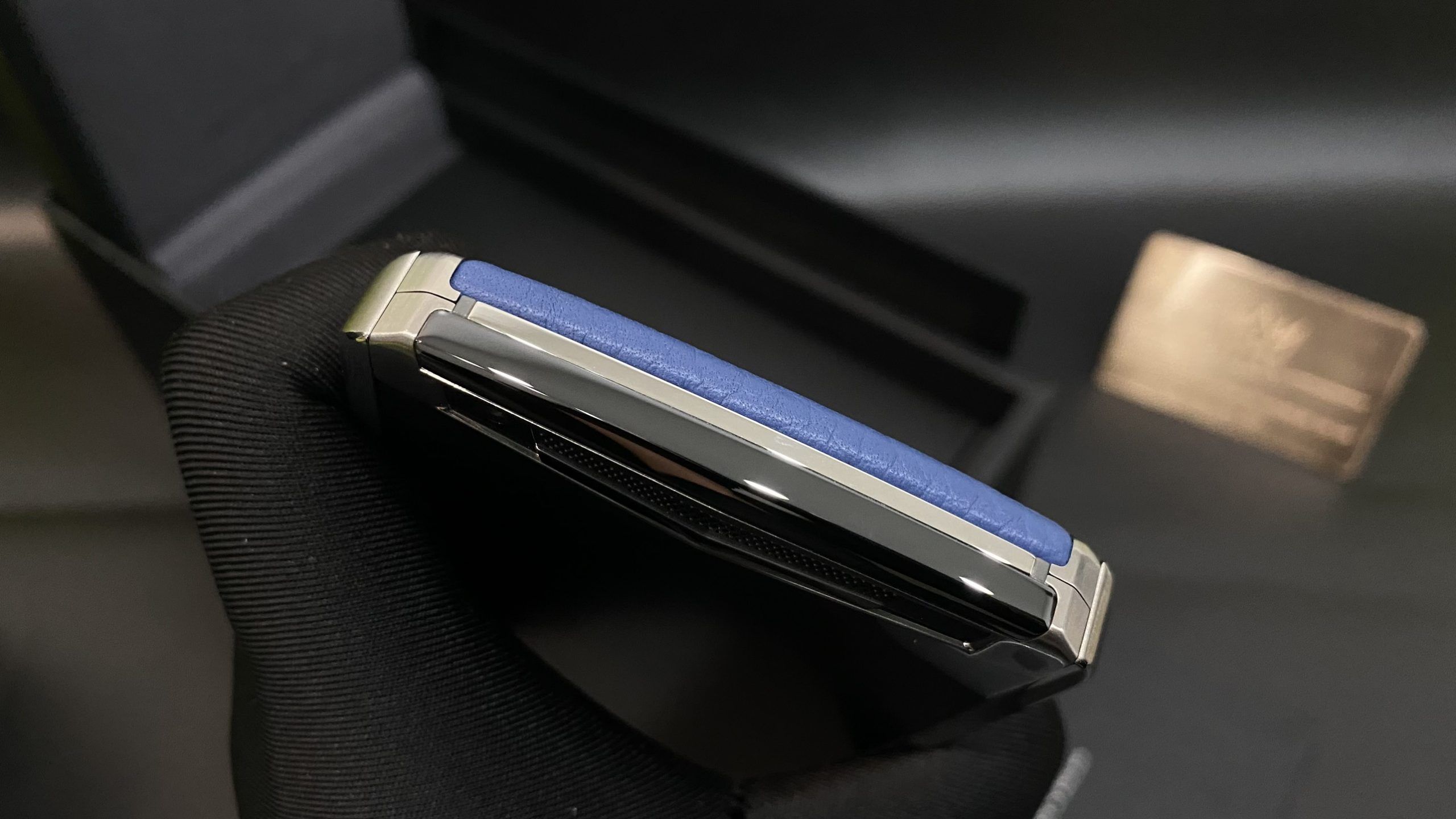 Kỳ Lân Luxury vertu aster p navy blue 19 scaled Vertu Aster P Silver Navy Blue