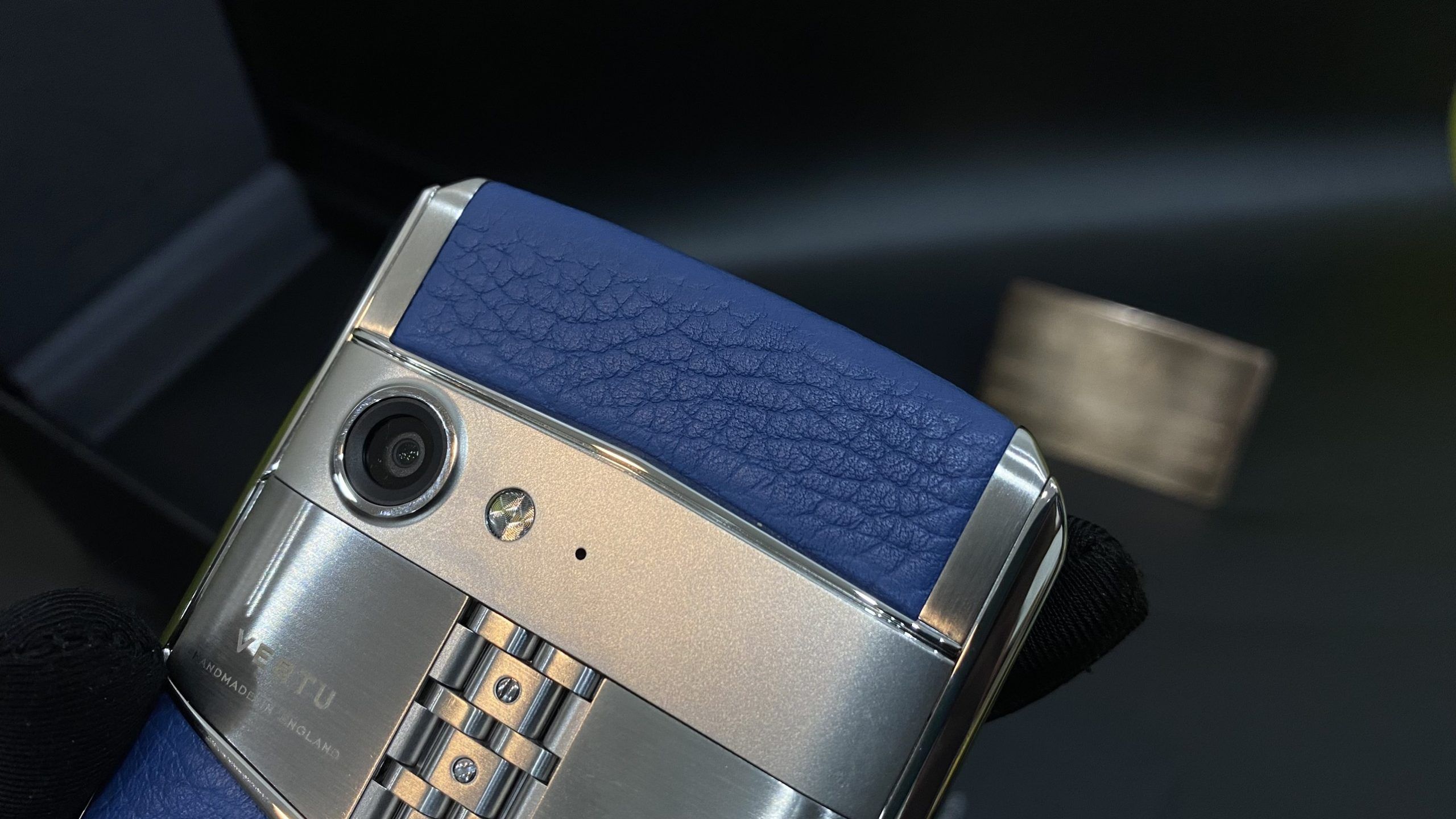 Kỳ Lân Luxury vertu aster p navy blue 27 scaled Vertu Aster P Silver Navy Blue