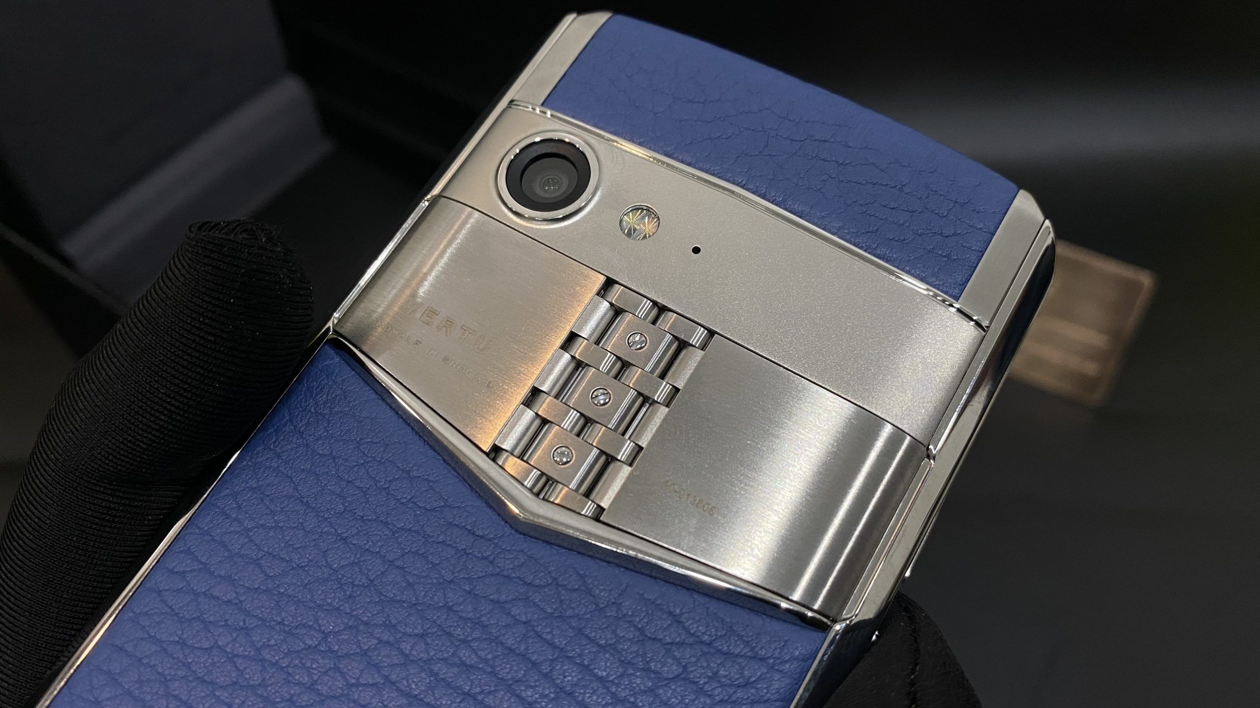 Kỳ Lân Luxury vertu aster p navy blue 29 scaled Vertu Aster P Silver Navy Blue