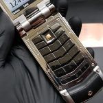Vertu Ayxta Black điểm vàng
