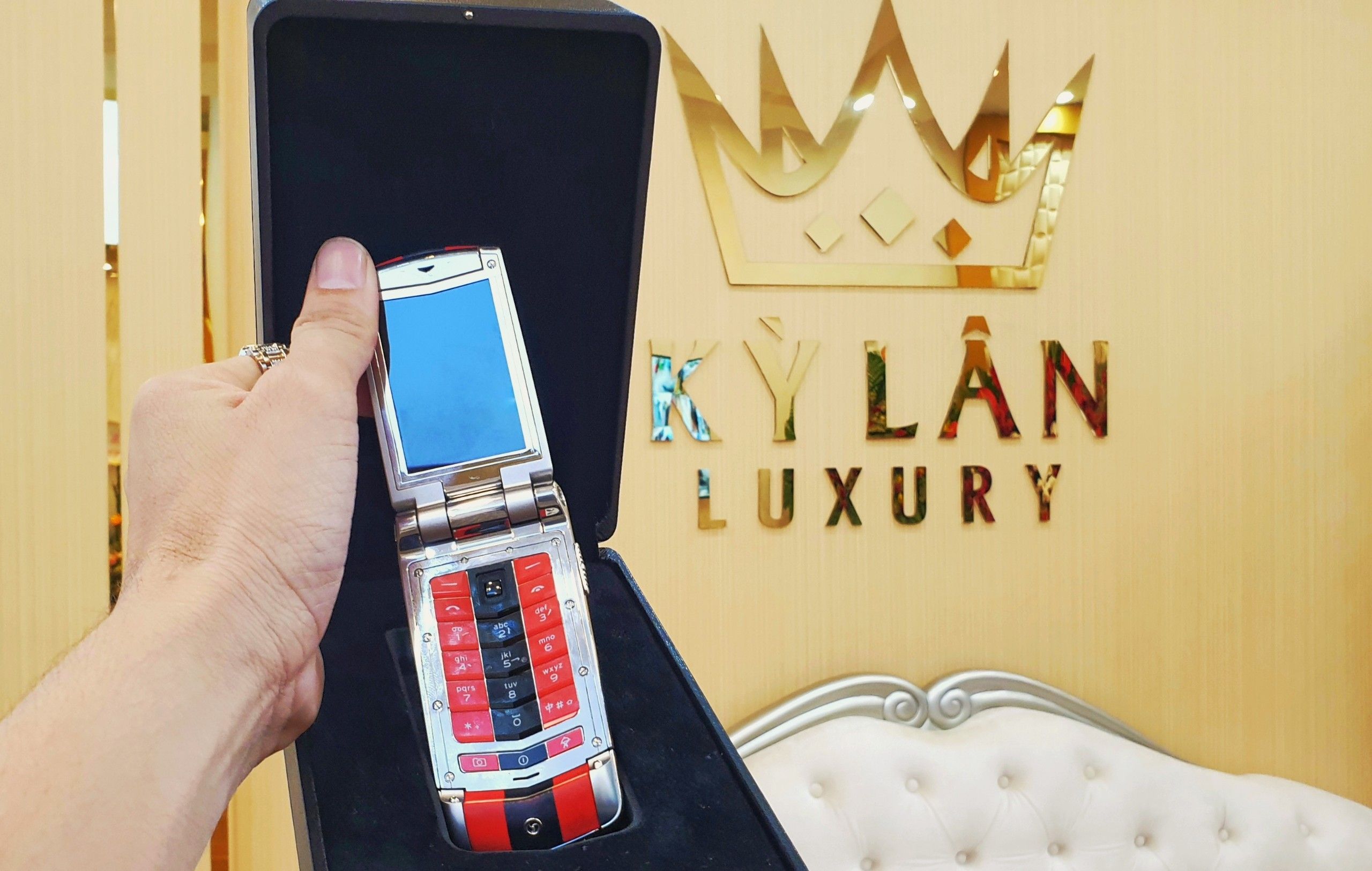 Kỳ Lân Luxury vertu ayxta black red fullbox 3 Vertu Ayxta Black Red Fullbox