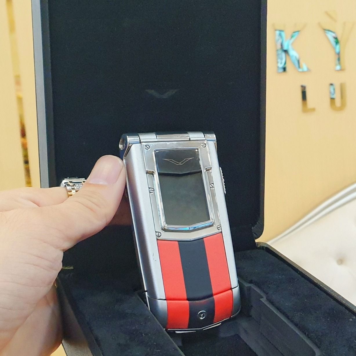 Kỳ Lân Luxury vertu ayxta black red fullbox 5 Vertu Ayxta Black Red Fullbox