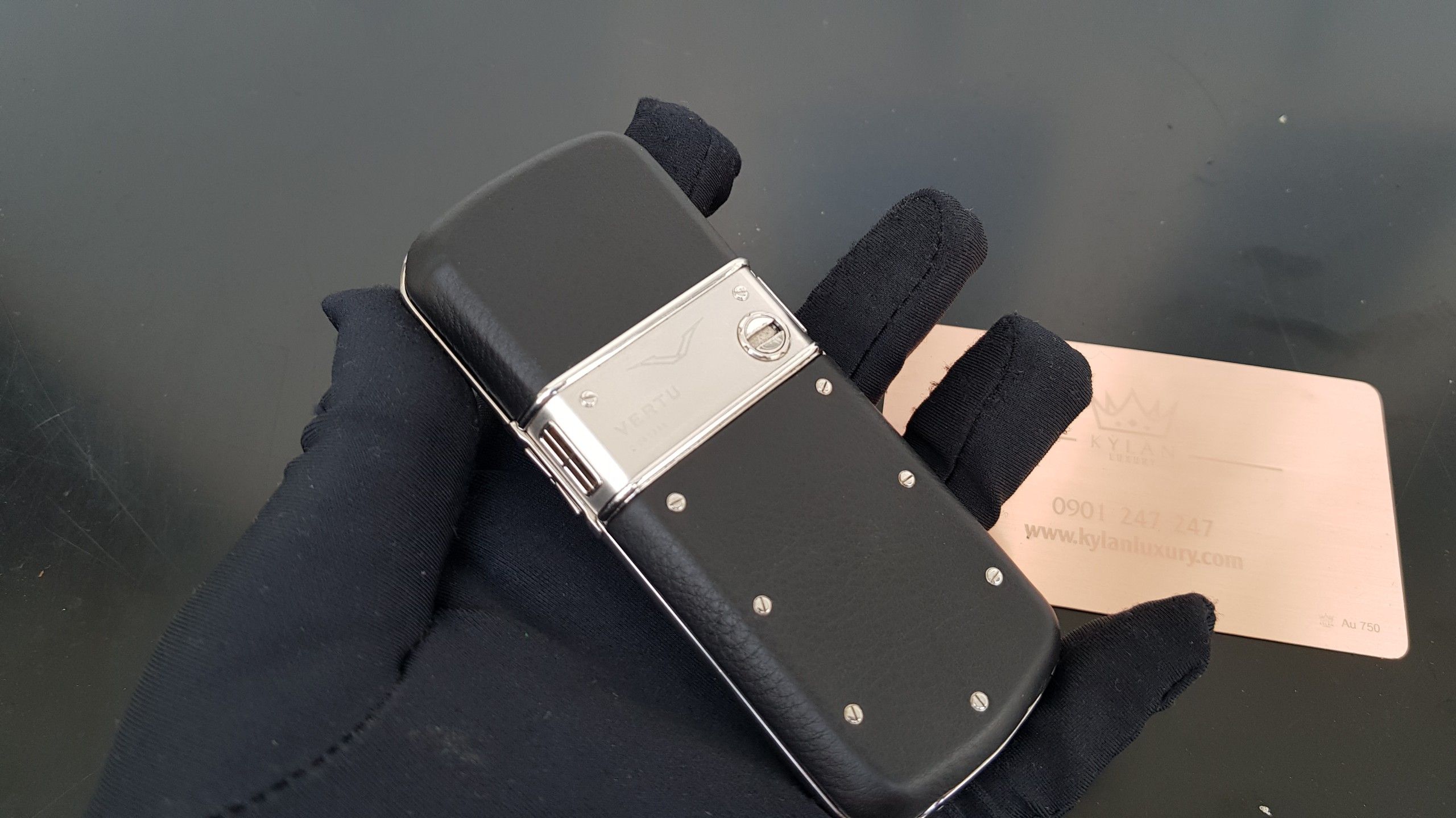 Kỳ Lân Luxury vertu constellation black 20 d1a90346 5f17 4ea5 a89f 31f02309bb20 Thông tin về điện thoại Vertu Constellation Black