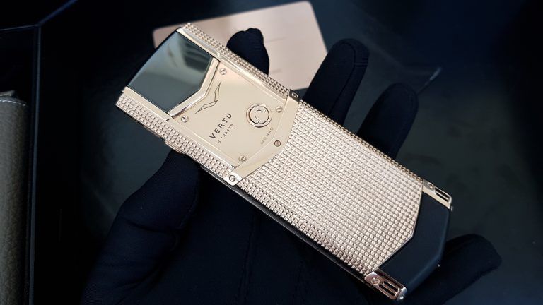 Kỳ Lân Luxury vertu siganture s cloud de paris rose gold mix diamond 36 Thông tin điện thoại Vertu Signature S Steel Clouds De Paris