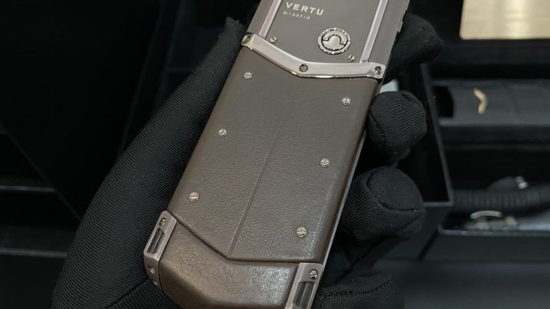 Kỳ Lân Luxury vertu signature s brown full box 13 1 scaled 1 Vertu Signature S Brown Full Box