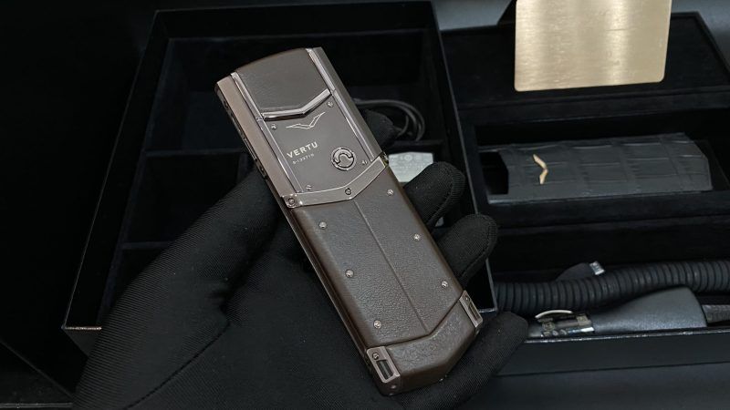 Kỳ Lân Luxury vertu signature s brown full box 15 1 scaled 1 Vertu Signature S Brown Full Box