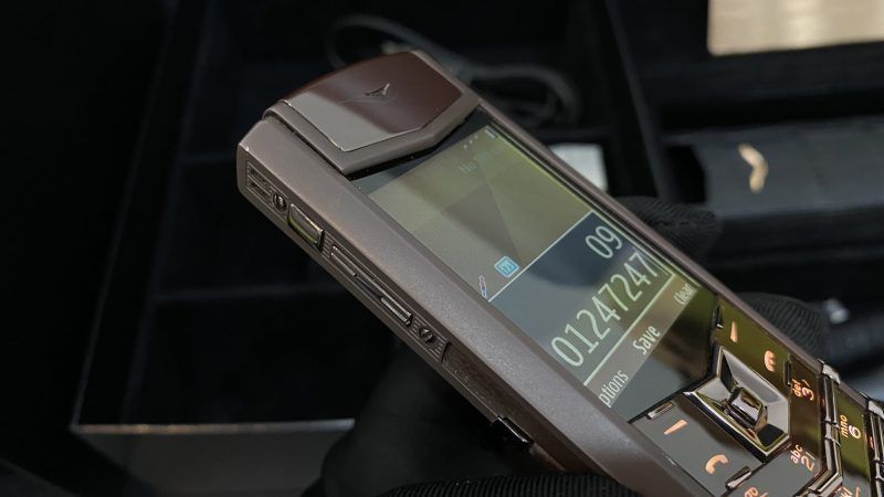 Kỳ Lân Luxury vertu signature s brown full box 27 1 scaled 1 Vertu Signature S Brown Full Box