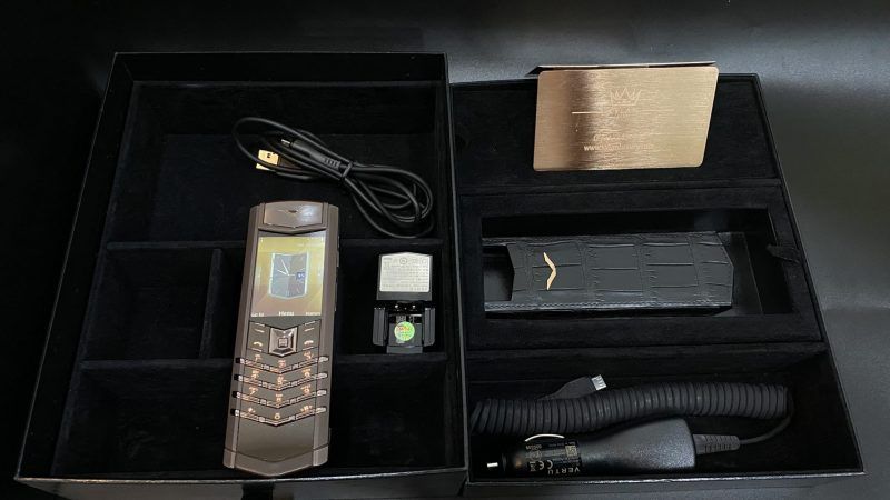 Kỳ Lân Luxury vertu signature s brown full box 28 1 scaled 1 Vertu Signature S Brown Full Box