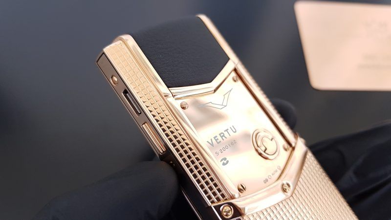 Kỳ Lân Luxury vertu signature s cloud de paris 1 9cb3cab0 837c 44d5 aab8 ba6111cda2d7 1 Vertu Signature S Clous De Paris