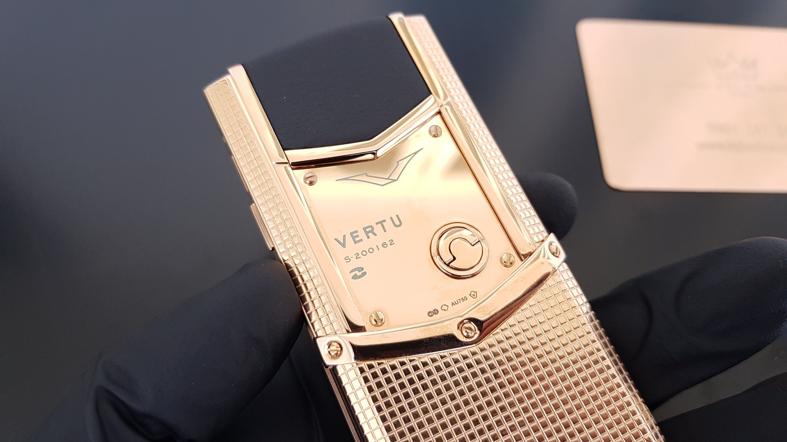 Kỳ Lân Luxury vertu signature s cloud de paris 12 8a9f7322 a756 4fcc 9bbd 7e0124387d3b Vertu Signature S Clous De Paris