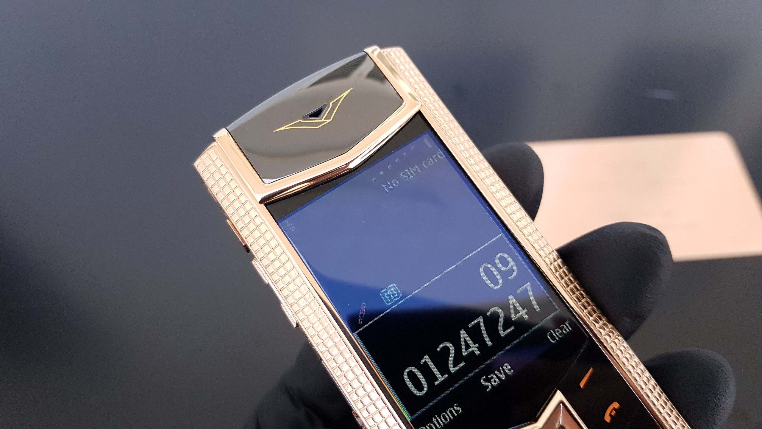 Kỳ Lân Luxury vertu signature s cloud de paris 21 150ef246 43a5 4861 a10f 0c9c16cd05a7 Vertu Signature S Clous De Paris