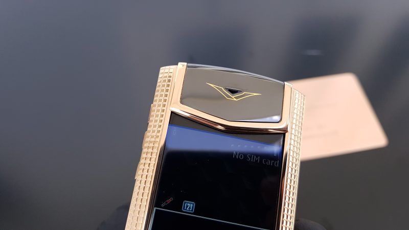 Kỳ Lân Luxury vertu signature s cloud de paris 33 504a8415 8959 40b0 b07d d291b669cf3e 1 Vertu Signature S Clous De Paris