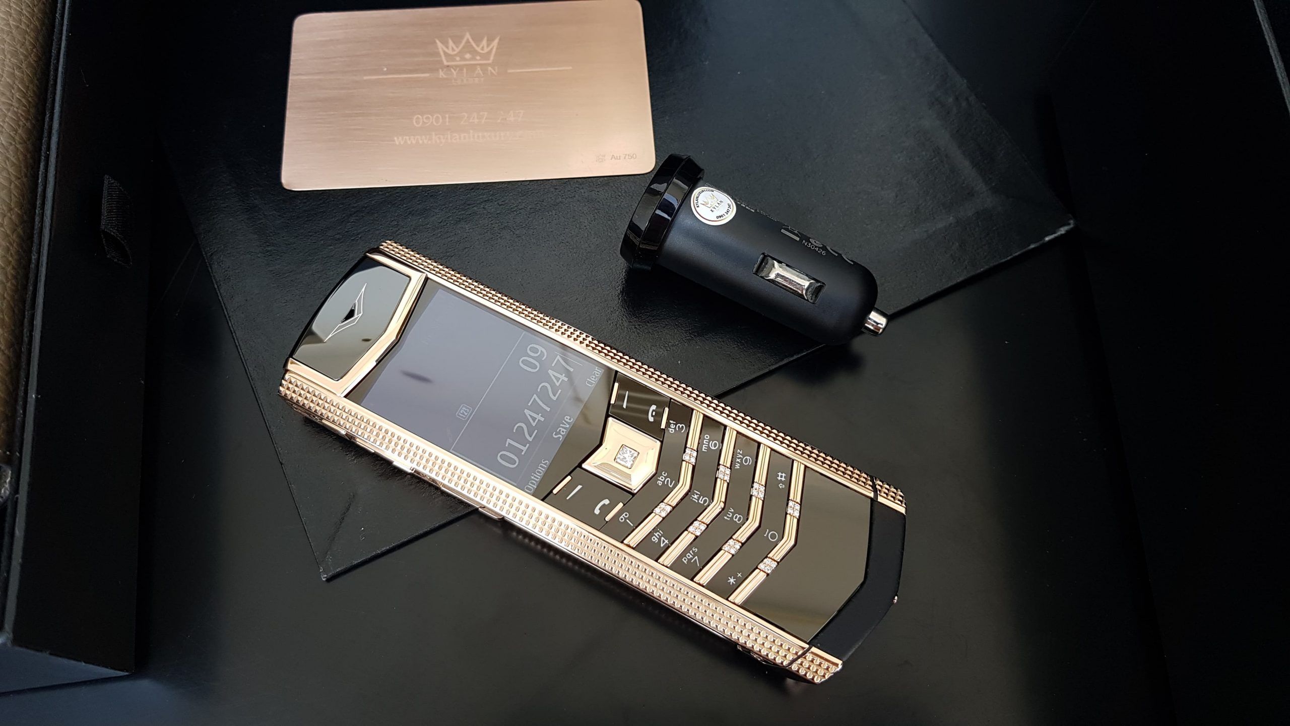 Kỳ Lân Luxury vertu signature s cloud de paris gold mix diamond 31 scaled Vertu Signature S Clous De Paris Gold Mix Diamond