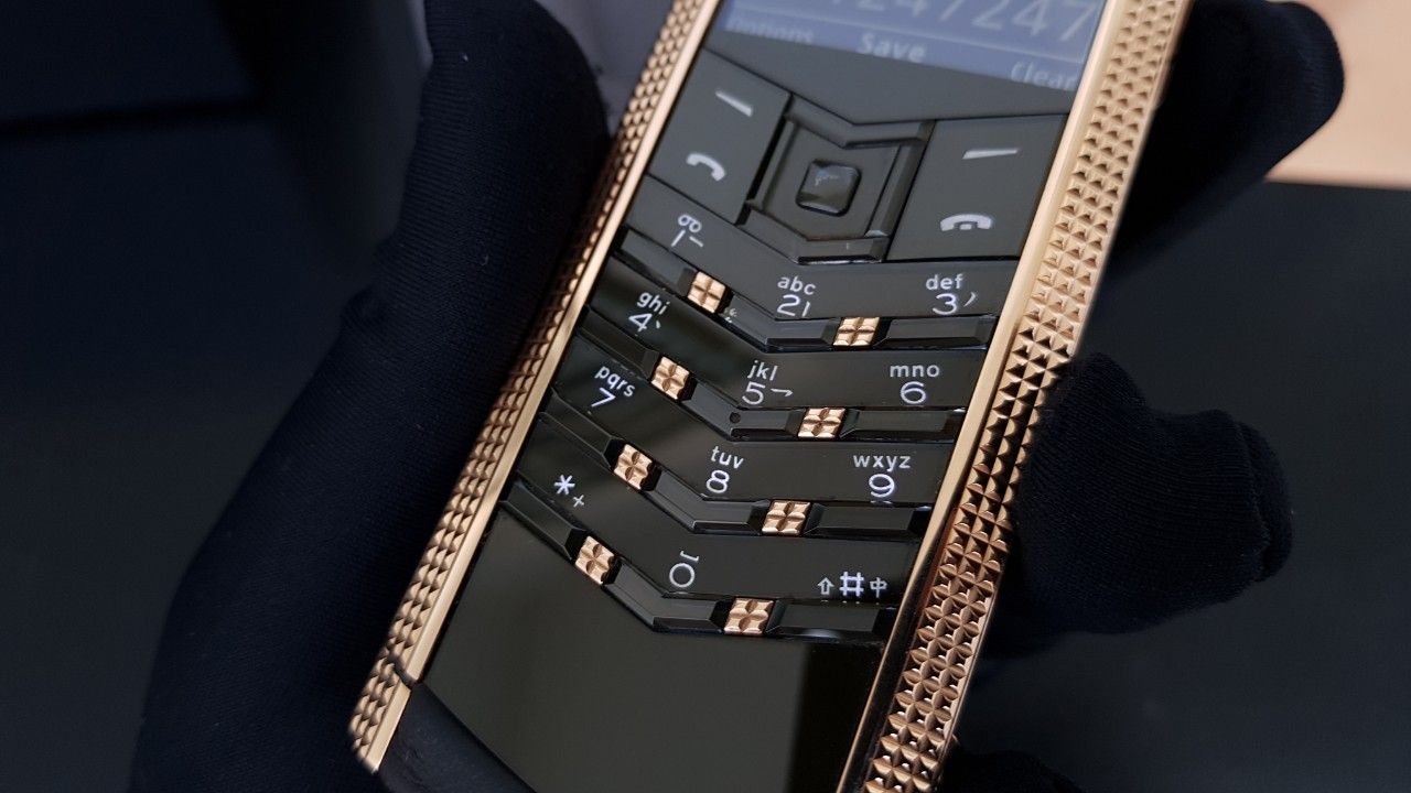 Kỳ Lân Luxury vertu signature s cluod de paris gold 18k 45 3 Tìm hiểu về Vertu Signature S Clous De Paris Gold 18K