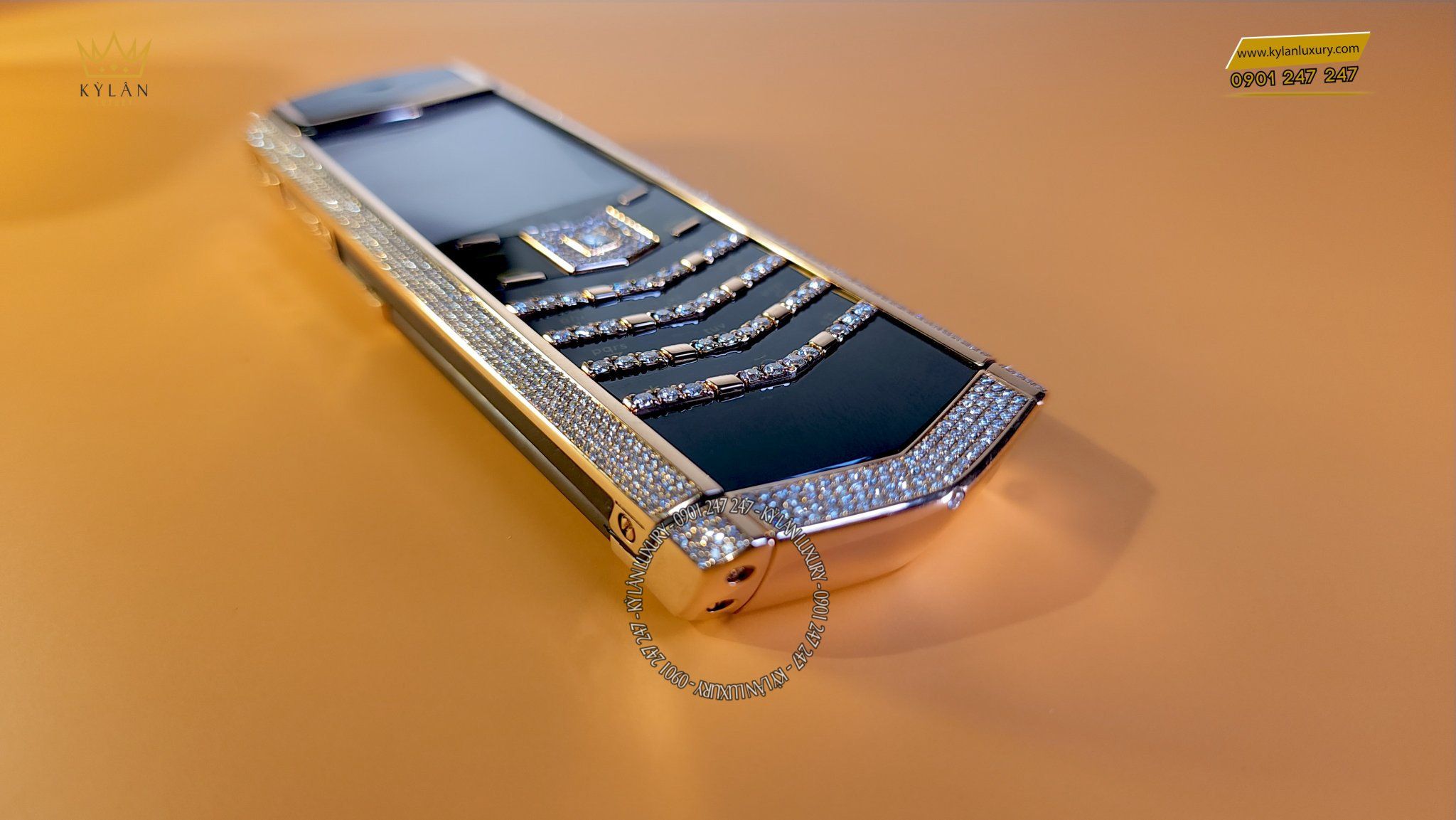 Kỳ Lân Luxury vertu signature s full gold diamond 11 91313a8a 0d7f 4aee b3d6 cdf77d6c0b69 2 Vertu Signature S Gold Diamond