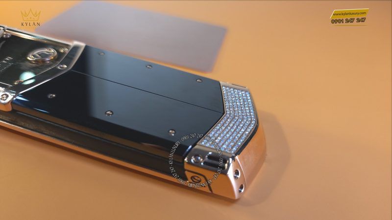 Kỳ Lân Luxury vertu signature s full gold diamond 13 337f8659 c966 4680 b44e 6212b182bf25 2 1 Vertu Signature S Gold Diamond