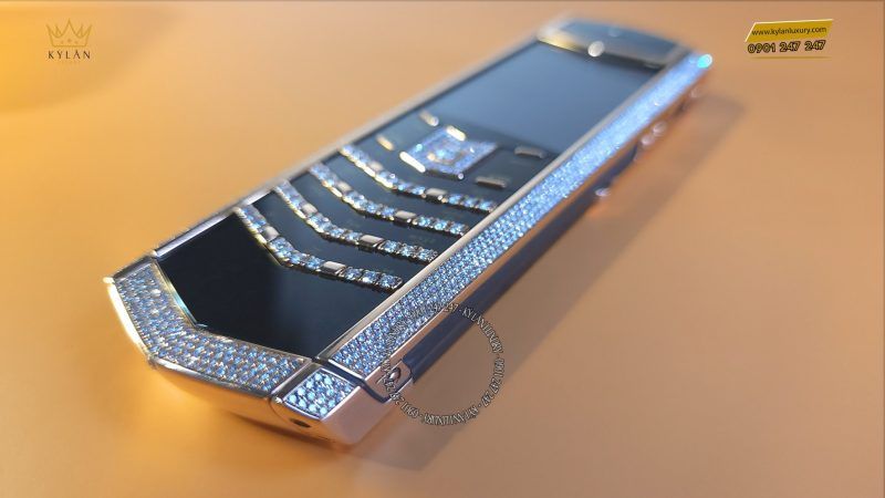 Kỳ Lân Luxury vertu signature s full gold diamond 4 13b646b9 d2e7 4656 86ad 89a810047351 2 1 Vertu Signature S Gold Diamond