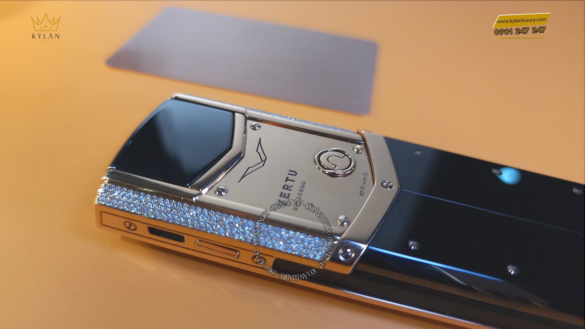 Kỳ Lân Luxury vertu signature s full gold diamond 8 ac267a0d ba45 4c47 96f1 ee52e7fa5e70 2 Vertu Signature S Gold Diamond