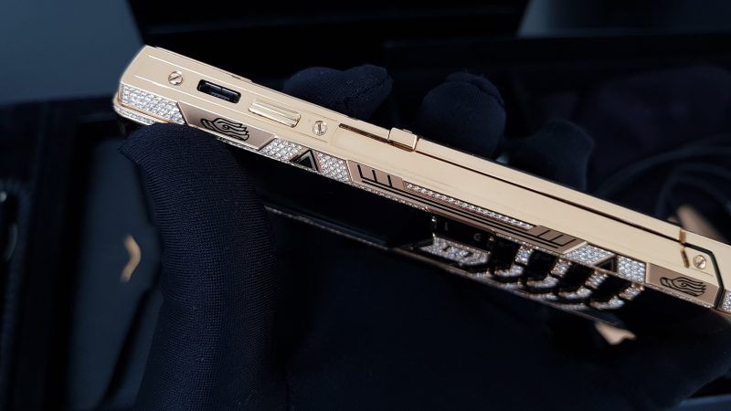 Kỳ Lân Luxury vertu signature s full gold full diamond ziczac fullbox 17 1 Vertu Signature S Full Gold Diamond ZicZac Full Box