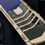 Kỳ Lân Luxury vertu signature s full gold full diamond ziczac fullbox 27 1 Vertu Signature S Full Gold Diamond ZicZac Full Box