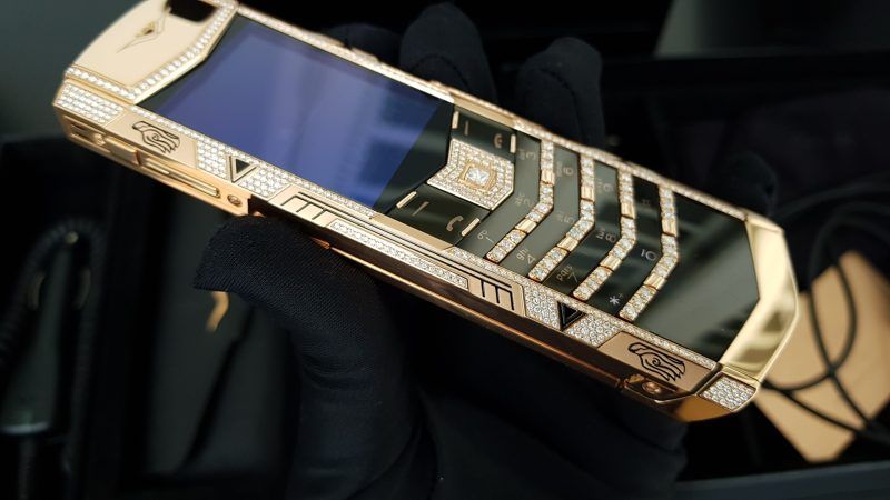 Kỳ Lân Luxury vertu signature s full gold full diamond ziczac fullbox 28 1 Vertu Signature S Full Gold Diamond ZicZac Full Box