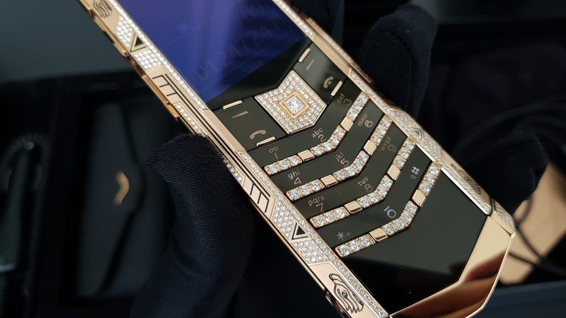 Kỳ Lân Luxury vertu signature s full gold full diamond ziczac fullbox 30 1 Vertu Signature S Full Gold Diamond ZicZac Full Box