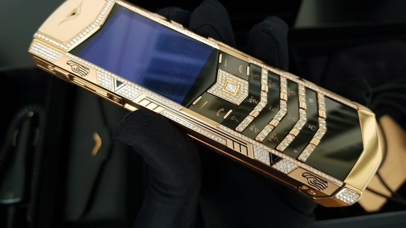 Kỳ Lân Luxury vertu signature s full gold full diamond ziczac fullbox 31 1 Vertu Signature S Full Gold Diamond ZicZac Full Box