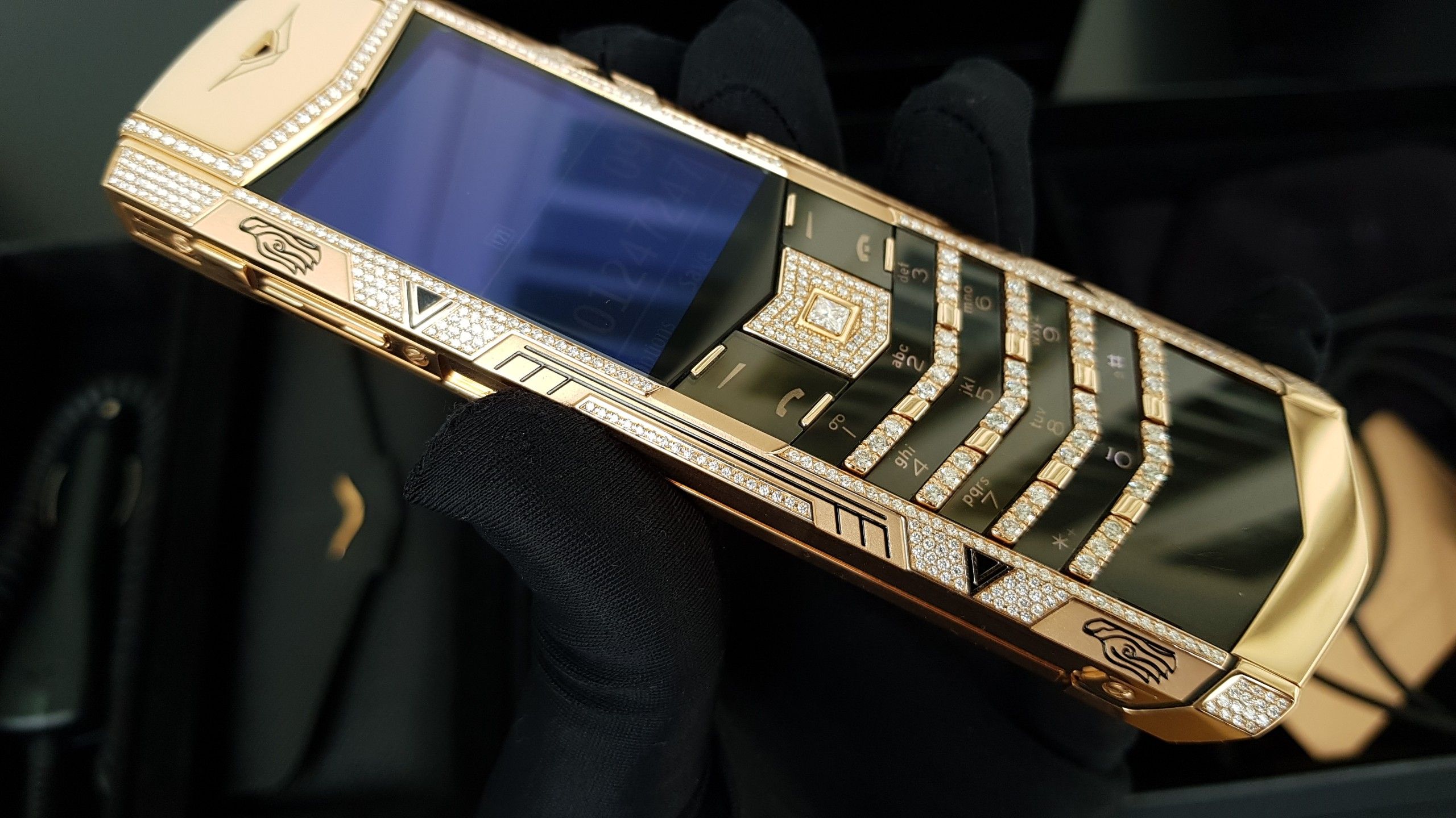 Kỳ Lân Luxury vertu signature s full gold full diamond ziczac fullbox 31 Vertu Signature S Full Gold Diamond ZicZac Full Box