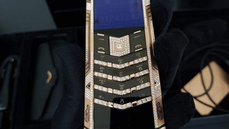 Kỳ Lân Luxury vertu signature s full gold full diamond ziczac fullbox 32 1 Vertu Signature S Full Gold Diamond ZicZac Full Box