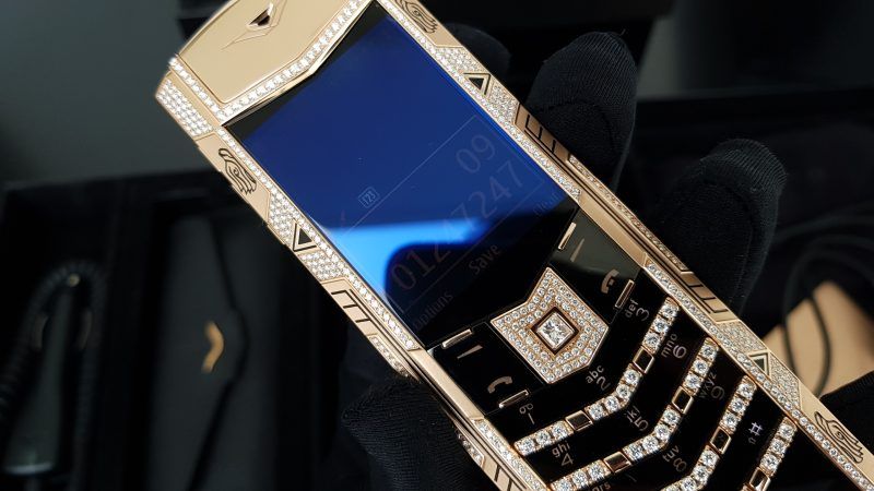 Kỳ Lân Luxury vertu signature s full gold full diamond ziczac fullbox 34 1 Vertu Signature S Full Gold Diamond ZicZac Full Box