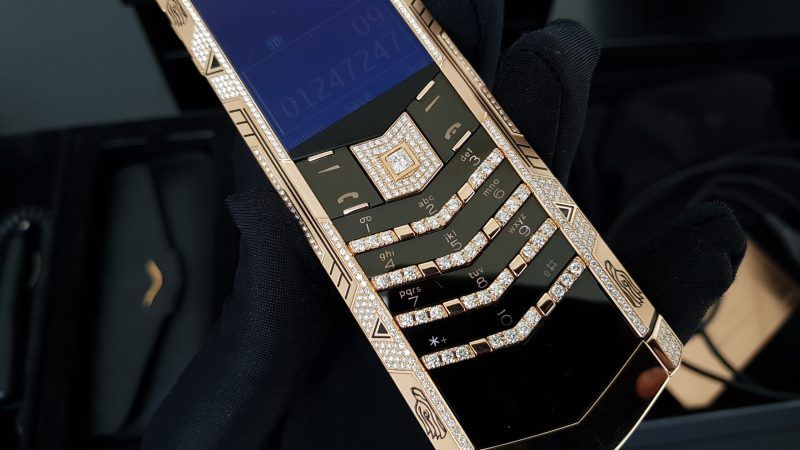 Kỳ Lân Luxury vertu signature s full gold full diamond ziczac fullbox 35 1 Vertu Signature S Full Gold Diamond ZicZac Full Box