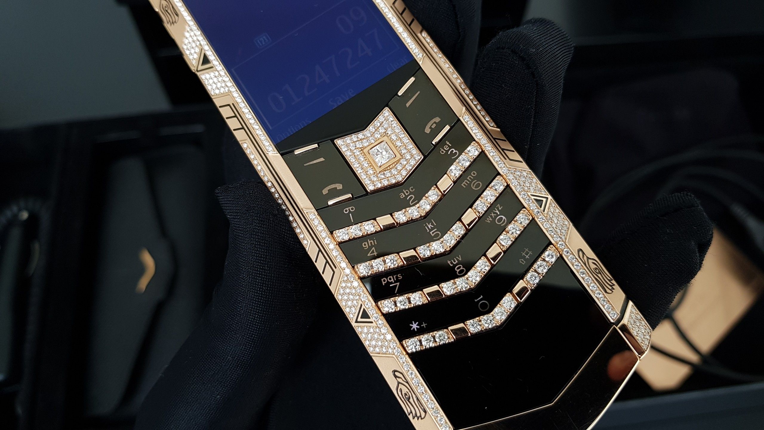 Kỳ Lân Luxury vertu signature s full gold full diamond ziczac fullbox 35 Vertu Signature S Full Gold Diamond ZicZac Full Box