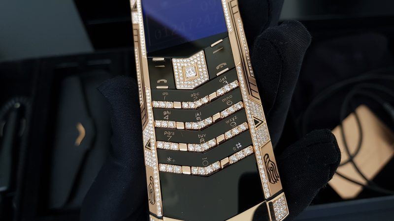 Kỳ Lân Luxury vertu signature s full gold full diamond ziczac fullbox 37 1 Vertu Signature S Full Gold Diamond ZicZac Full Box