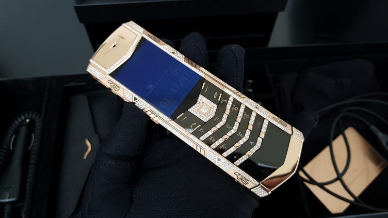 Kỳ Lân Luxury vertu signature s full gold full diamond ziczac fullbox 40 1 Vertu Signature S Full Gold Diamond ZicZac Full Box