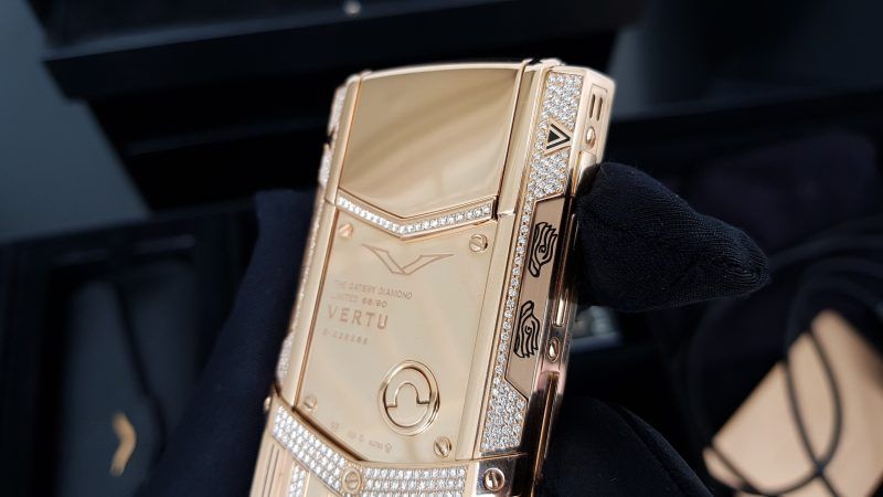 Kỳ Lân Luxury vertu signature s full gold full diamond ziczac fullbox 6 1 Vertu Signature S Full Gold Diamond ZicZac Full Box