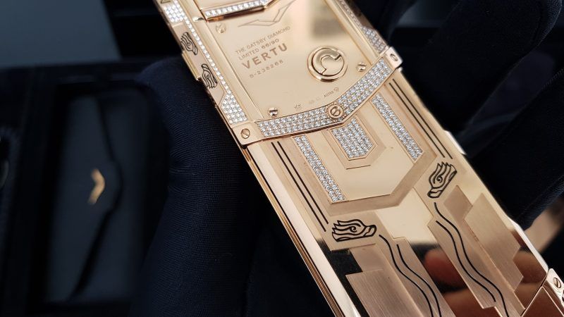 Kỳ Lân Luxury vertu signature s full gold full diamond ziczac fullbox 8 1 Vertu Signature S Full Gold Diamond ZicZac Full Box