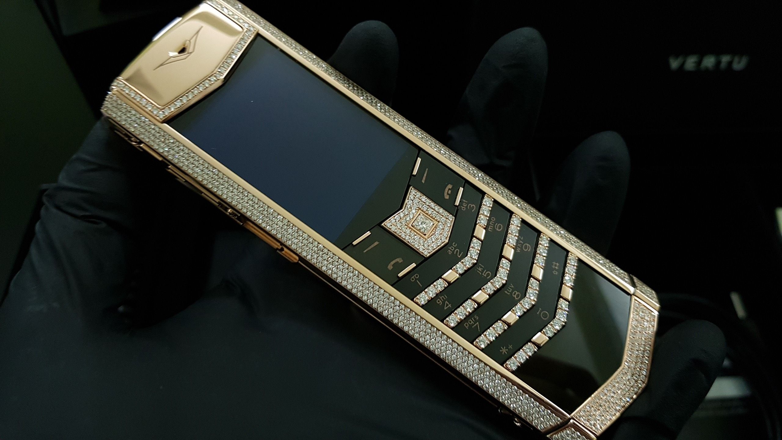 Kỳ Lân Luxury vertu signature s full gold full kim full box 56 Tìm hiểu về Vertu Signature S Full Gold Full Kim Full Box