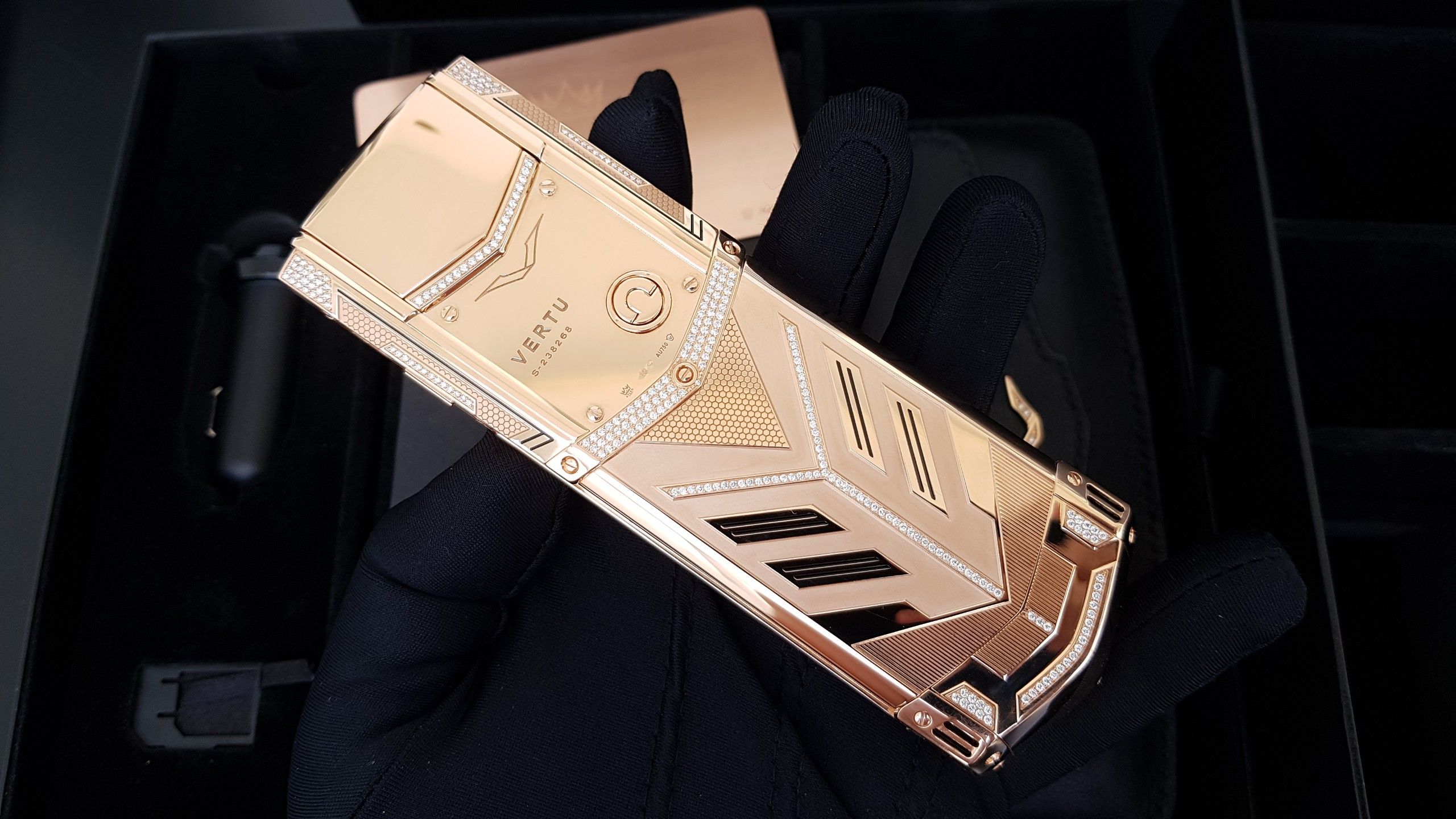 Kỳ Lân Luxury vertu signature s full gold mix diamond alternative 24 Vertu Signature S Full Gold Mix Diamond Alternative