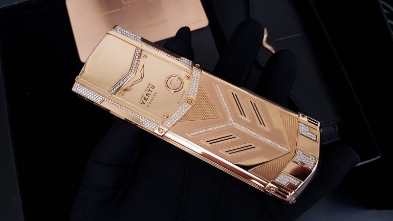 Kỳ Lân Luxury vertu signature s full gold mix diamond zigzag alternative 16 2 ​​​​​​​Tại sao nhiều người vẫn chuộng những chiếc Vertu “dù đều đã qua tay”