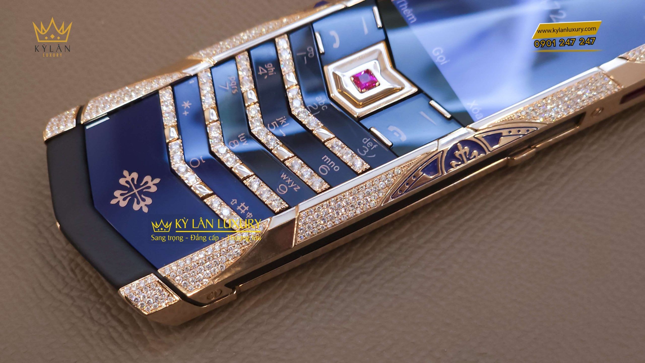 Kỳ Lân Luxury vertu signature s gold patek philippe blue 5 scaled Vertu Signature V Gold Patek Philippe Blue