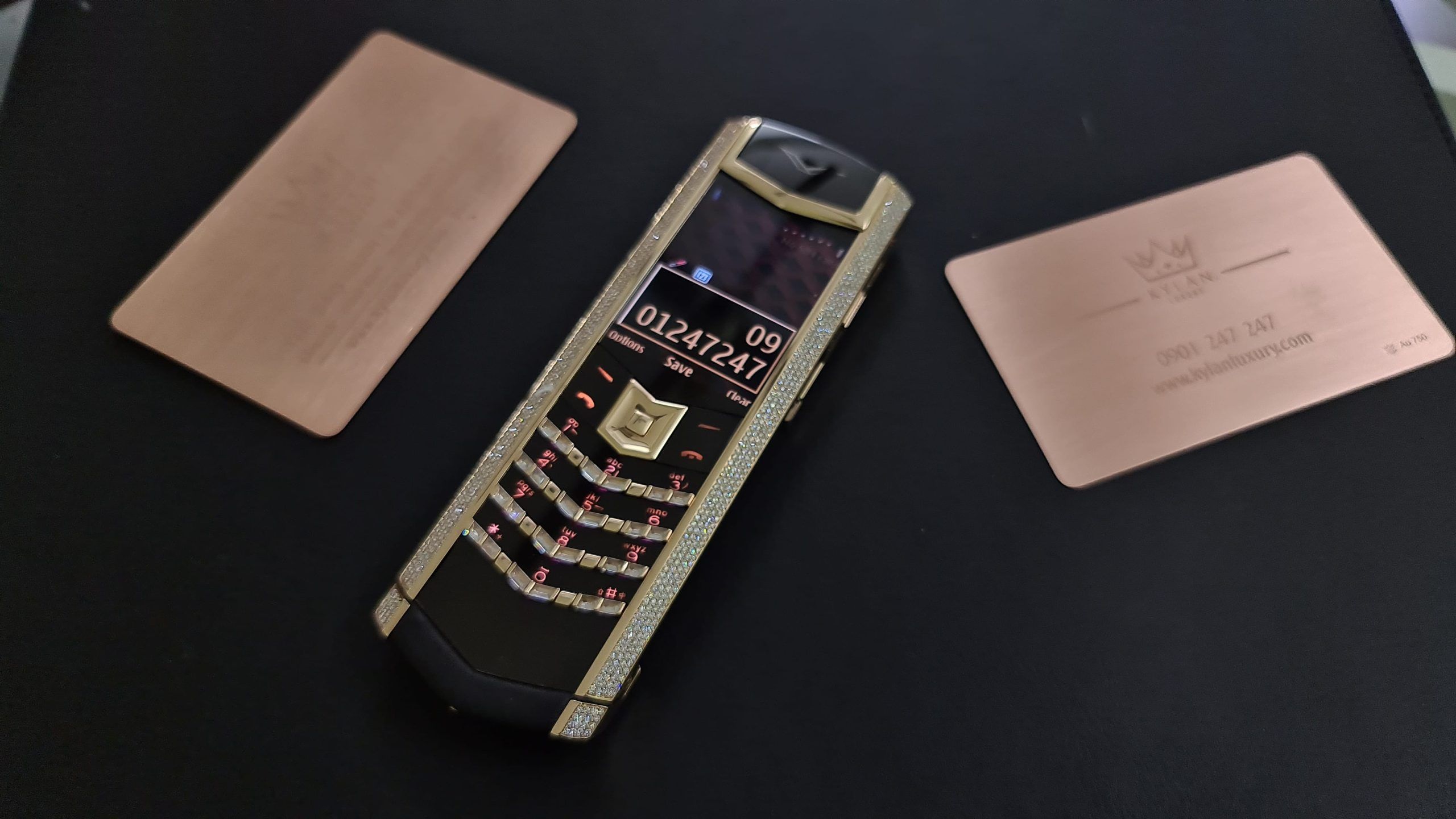 Kỳ Lân Luxury vertu signature s lemon yellow diamond 37 1 scaled Vertu Signature S Lemon Yellow Diamond - ấn phẩm vượt thời gian đến từ thương hiệu Vertu