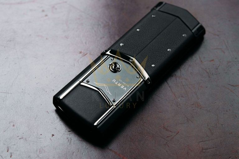 Kỳ Lân Luxury vertu signature s pure black chiec dien thoai den thui cua vertu kylanluxuryshop 1 9be055cc ad88 4af5 b41f 808b617f161b 2 Vertu Signature S Pure Black chiếc điện thoại đen thui của Vertu