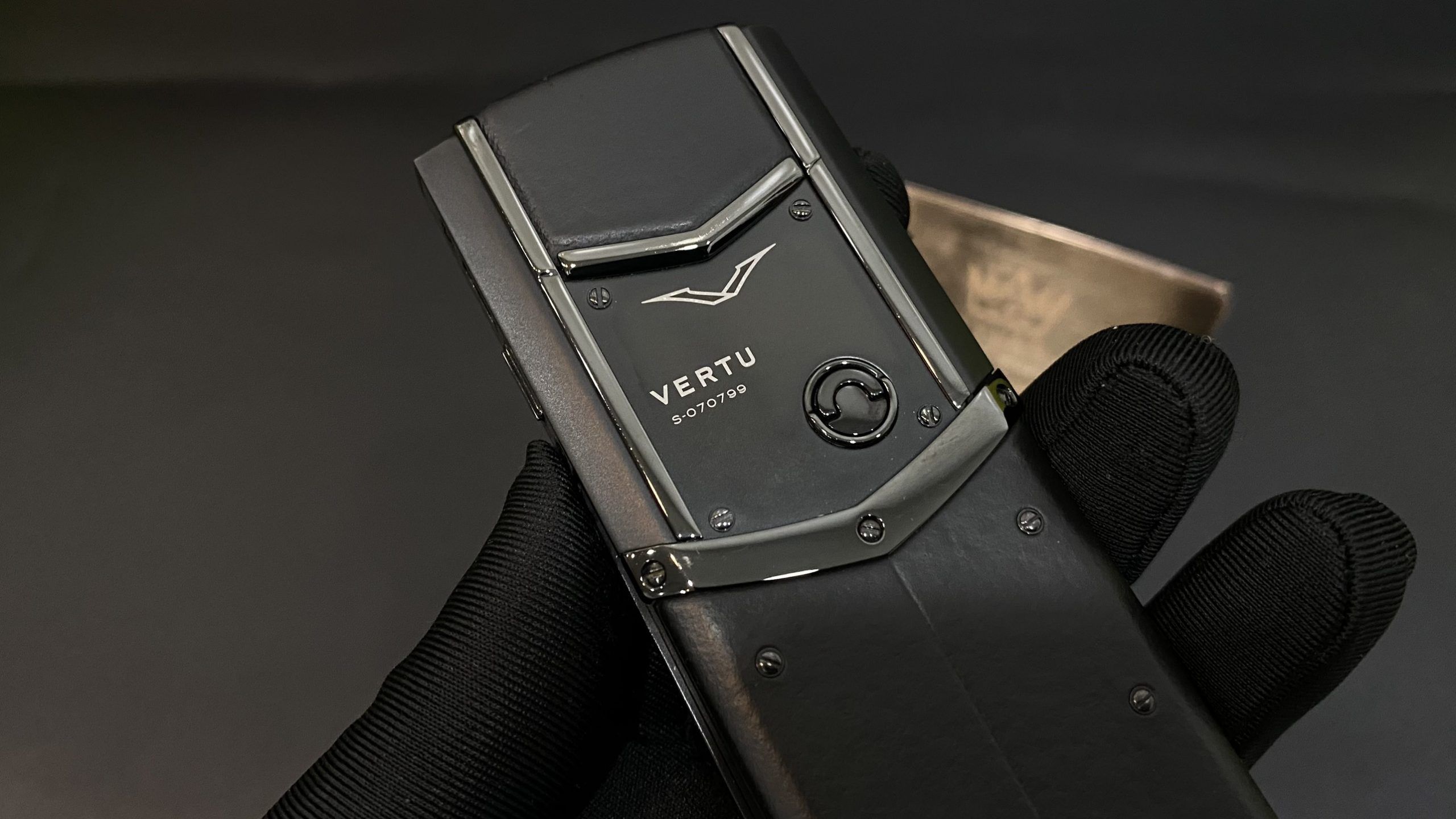 Kỳ Lân Luxury vertu signature s pure black mix diamond 1 1 scaled Vertu Signature S Pure Black Mix Diamond