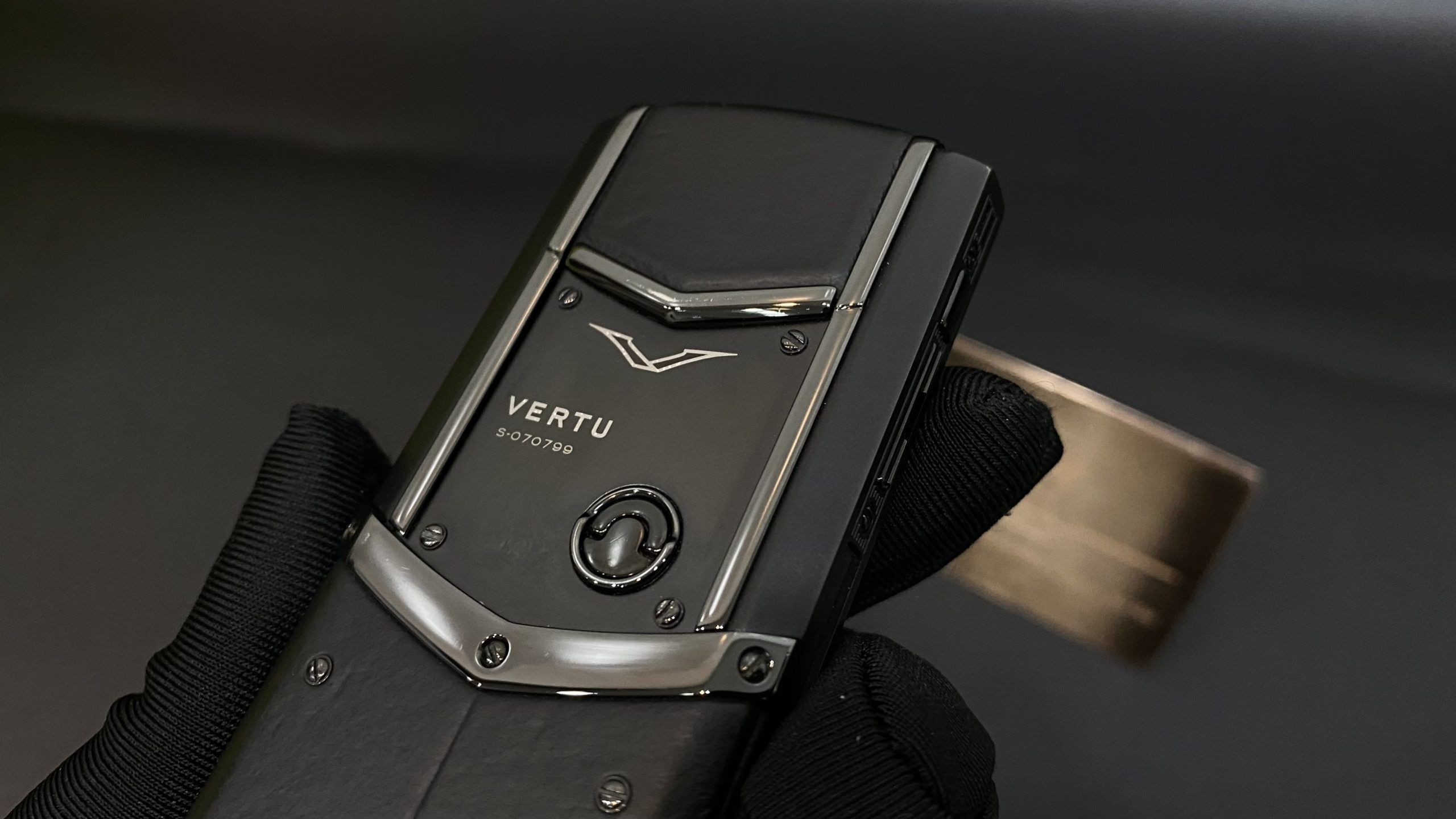 Kỳ Lân Luxury vertu signature s pure black mix diamond 24 1 scaled Vertu Signature S Pure Black Mix Diamond