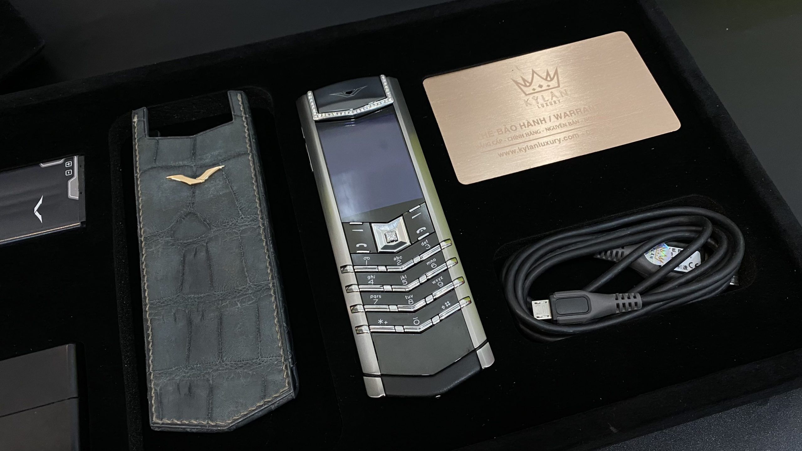 Kỳ Lân Luxury vertu signature s steel mix diamond 2 1 scaled Vertu Signature S Steel Mix Diamond