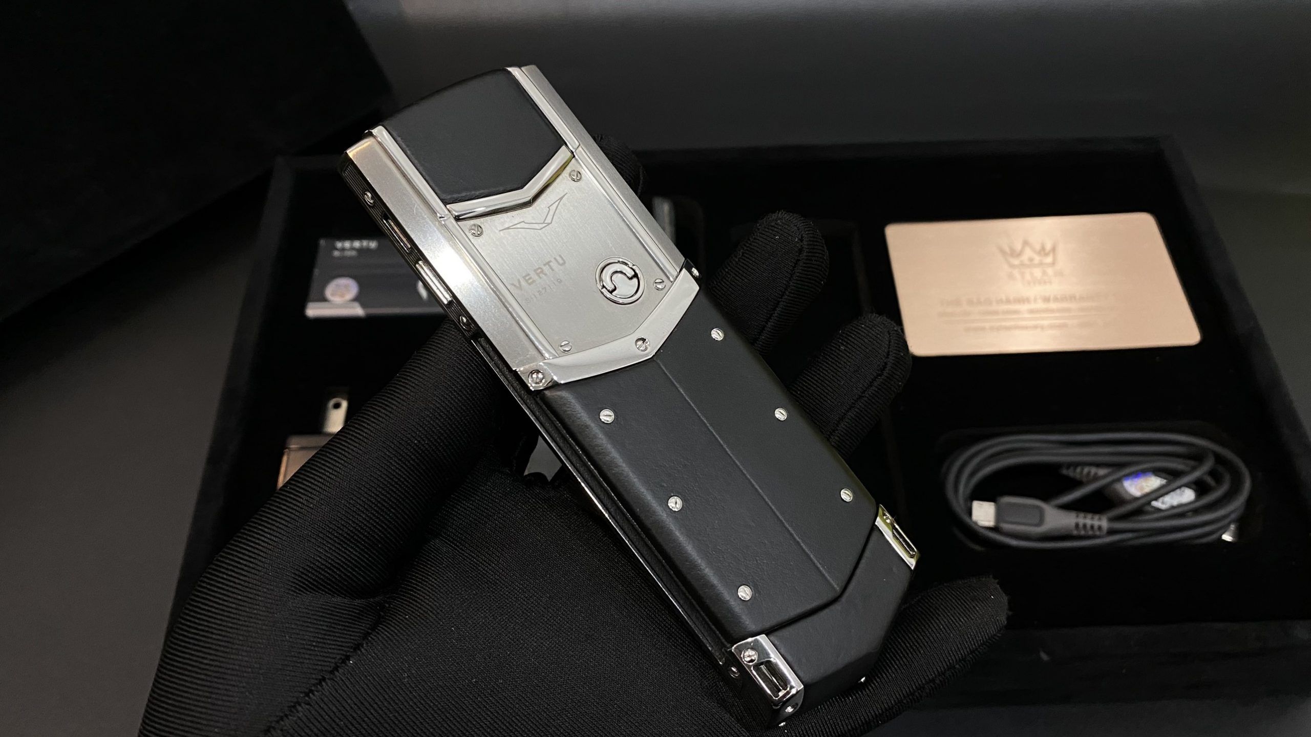 Kỳ Lân Luxury vertu signature s steel mix diamond 23 1 scaled Vertu Signature S Steel Mix Diamond