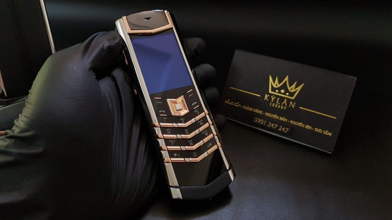 Kỳ Lân Luxury vertu signature s thep che tac diem ma vang 14 scaled 1 Vertu Signature S thép điểm vàng hồng