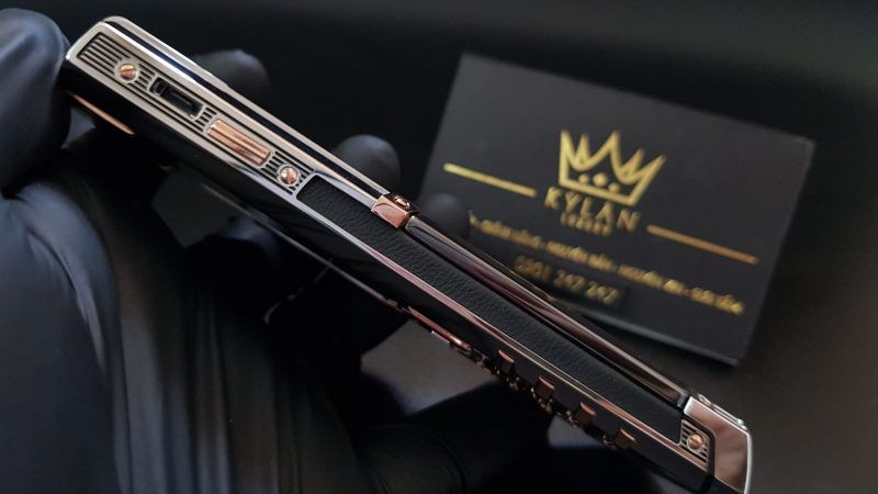 Kỳ Lân Luxury vertu signature s thep che tac diem ma vang 24 scaled 1 Vertu Signature S thép điểm vàng hồng