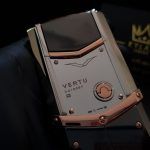 Kỳ Lân Luxury vertu signature s thep che tac diem ma vang 29 scaled 1 Vertu Signature S thép điểm vàng hồng